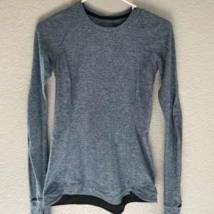 Lululemon fitted long sleeve shirt with thumb holes
